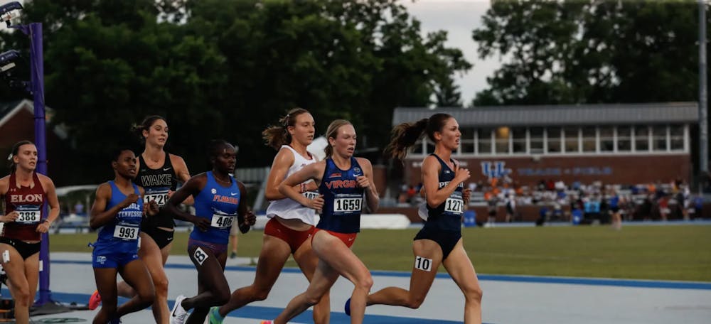 Appleton navigates a competitive field in the women's 5,000-meter event Saturday.