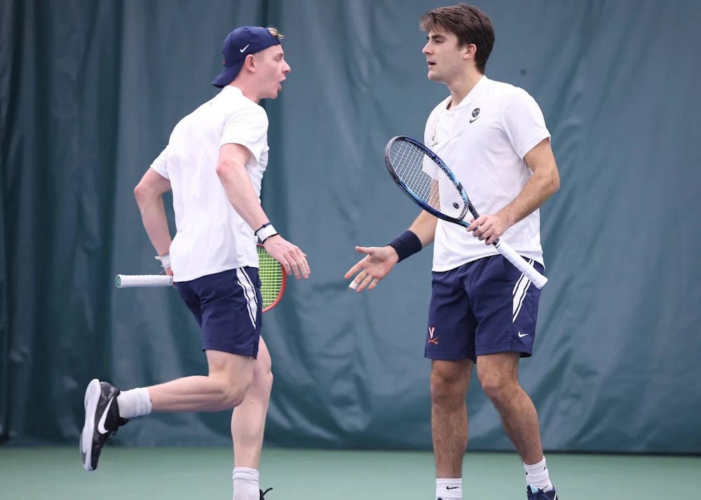 Juniors Jeffrey von der Schulenburg and Alexander Kiefer Starter the weekend strong for Virginia with the first victory of the doubles section against Miami.